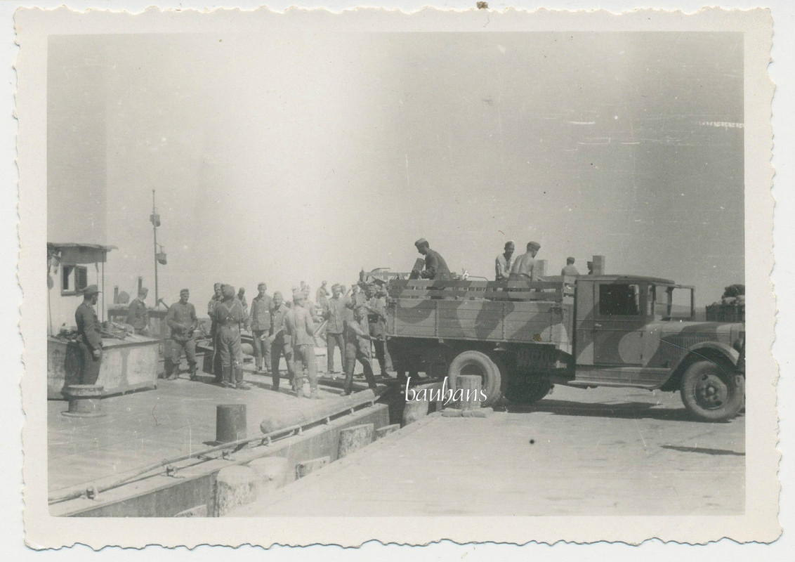 Feldbahn Kp.352- Floß-Beladung LKW-Tarn 2.WK