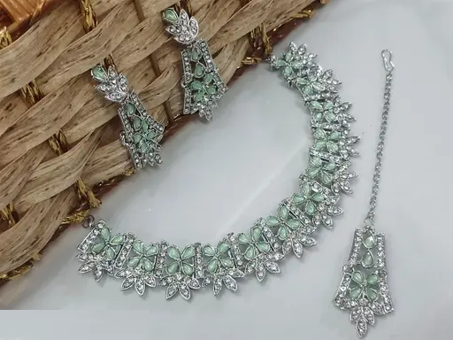 Rhodium Plated Necklace Set With Parridot Color Kundan (A105)