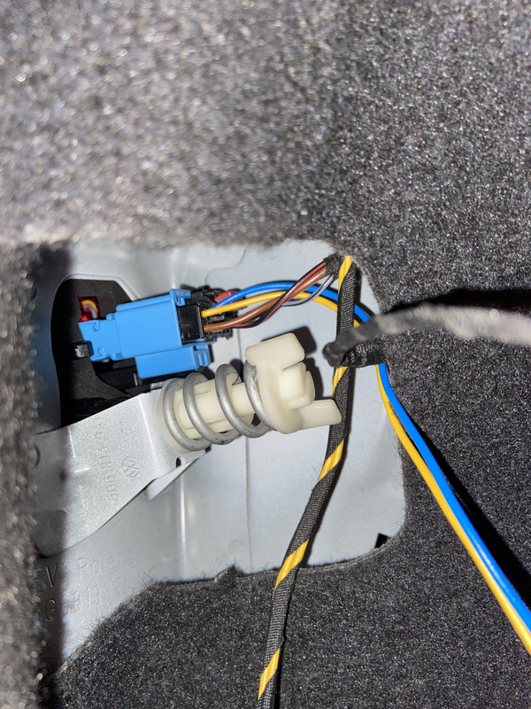 7B79A9B9-2073-4F51-A28C-CA95291FDA5A