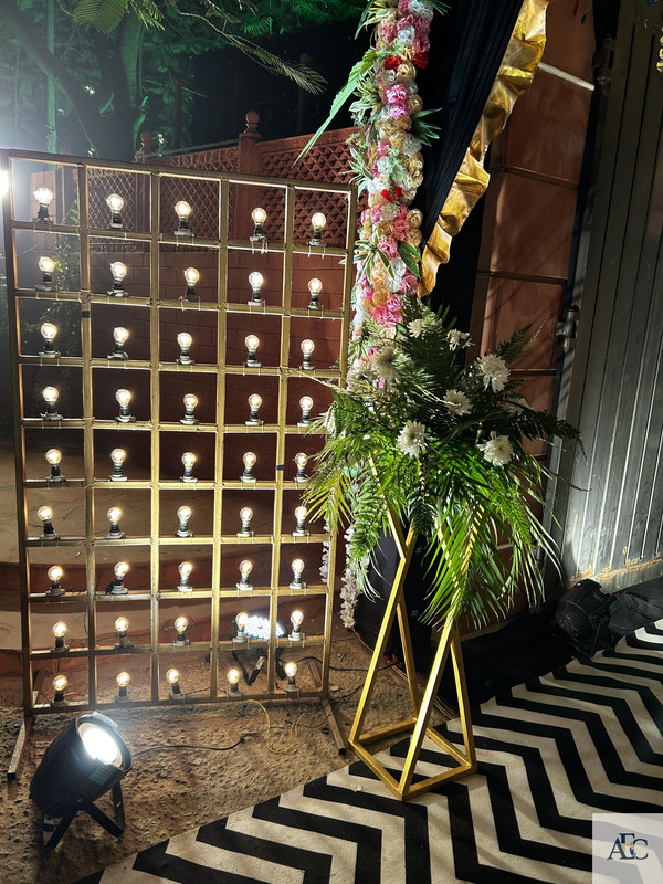 Black and Gold Reception Decor 4