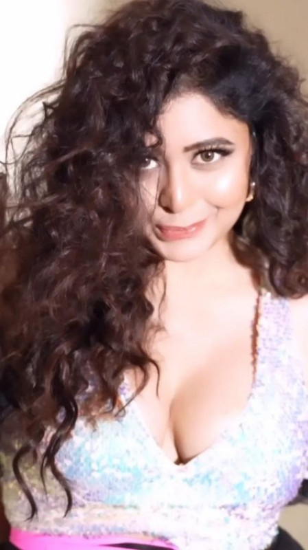 photo_6124951731981891111_y