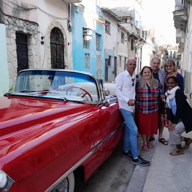 Tour por La Habana Vieja en auto clásico desde Terrazas de Bayona