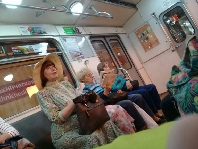25 пассажиров метро, глядя на которых так и хочется сказать: "Ой, мамочки, что это было?"