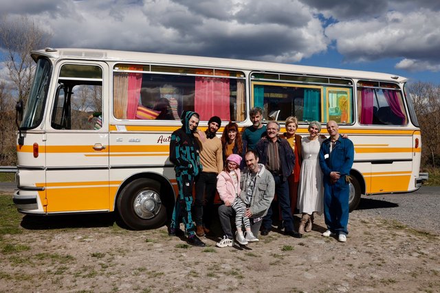 LA PELÍCULA “EL BUS DE LA VIDA” EN RODAJE CON DANI ROVIRA Y SUSANA ABAITUA COMO PROTAGONISTAS