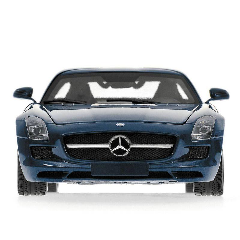 1:18 Minichamps Mercedes-Benz SLS AMG