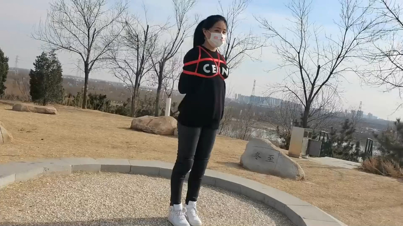 一绳所爱 女孩一直想出来玩捆绑，今天如愿了.mp4_20220225_090429.921