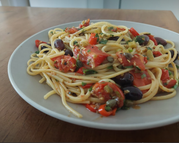 Spaghetti arrabiata with anchovies and kalamata