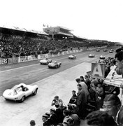 24 HEURES DU MANS YEAR BY YEAR PART ONE 1923-1969 - Page 38 56lm05-Jaguar-D-Type-Jacques-Swaters-Freddy-Rousselle-8
