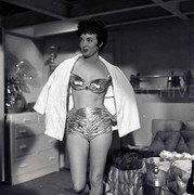 carolyn-jones-b05