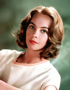 leslie-caron-md02