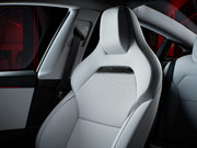 Model-3-Performance-Seats-Desktop-v2