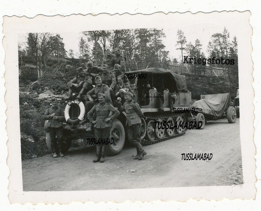 Zugkraftwagen Kettenfahrzeug in Norwegen Straße