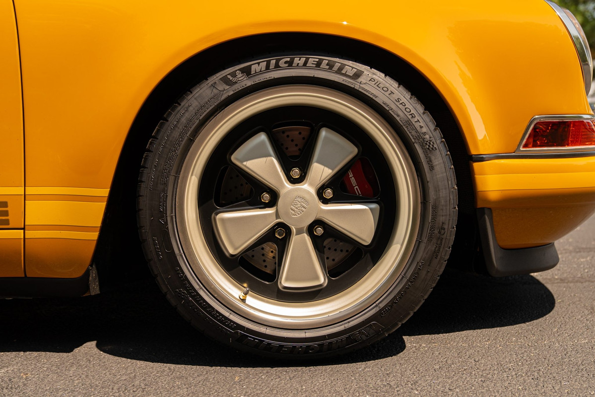 1990-porsche-911-reimagined-by-s6.jpg