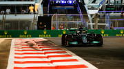 [Imagen: Lewis-Hamilton-Mercedes-Formel-1-GP-Abu-...858913.jpg]