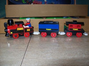 [Image: tomy-tomyville-tunnel-train-set-box-3.jpg]