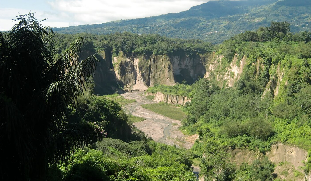 Jelajahi Keindahan Ngarai Sianok, Destinasi Wisata Alam Paling Menawan