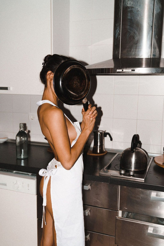 Cami-Romero-Nude-Upskirt-Stars-com-1-1024x1535-4