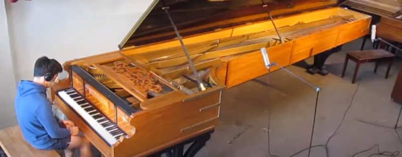 alexander-piano-article-tt-width-978-height-383-crop-1-bgcolor-ffffff