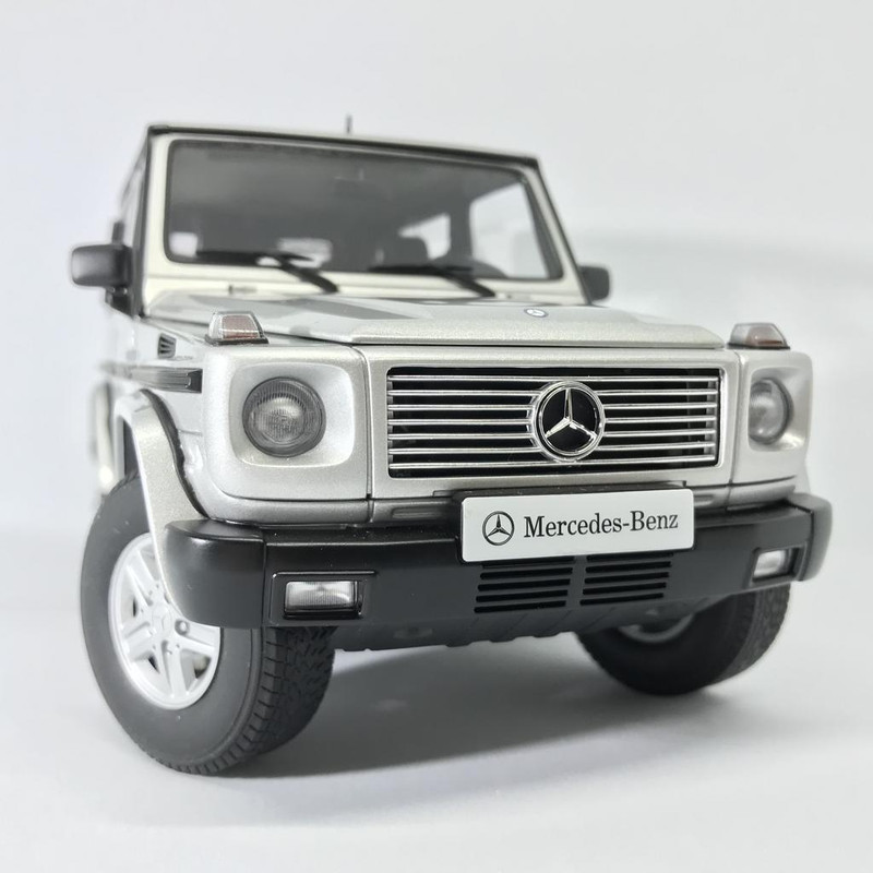 ゲレンデ　1/18Mercedes-Benz G500 1/18 Dealer Edition Mercedes-Benz Mercedes 40 Years of G