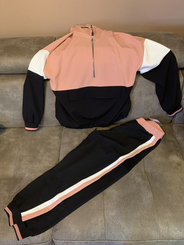 2211848D-64C5-4537-8EC8-6571956C642D