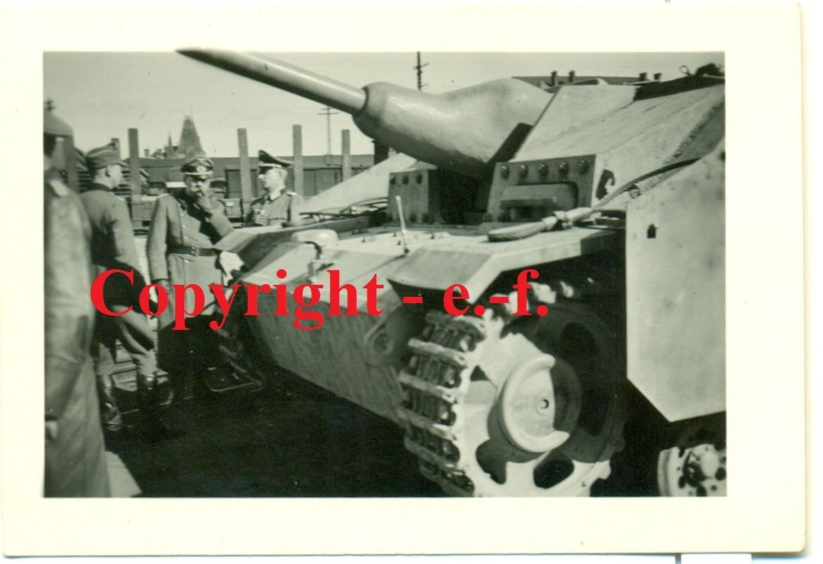 STURMGESCHÜTZ - STURMHAUBITZE 42 - 1944