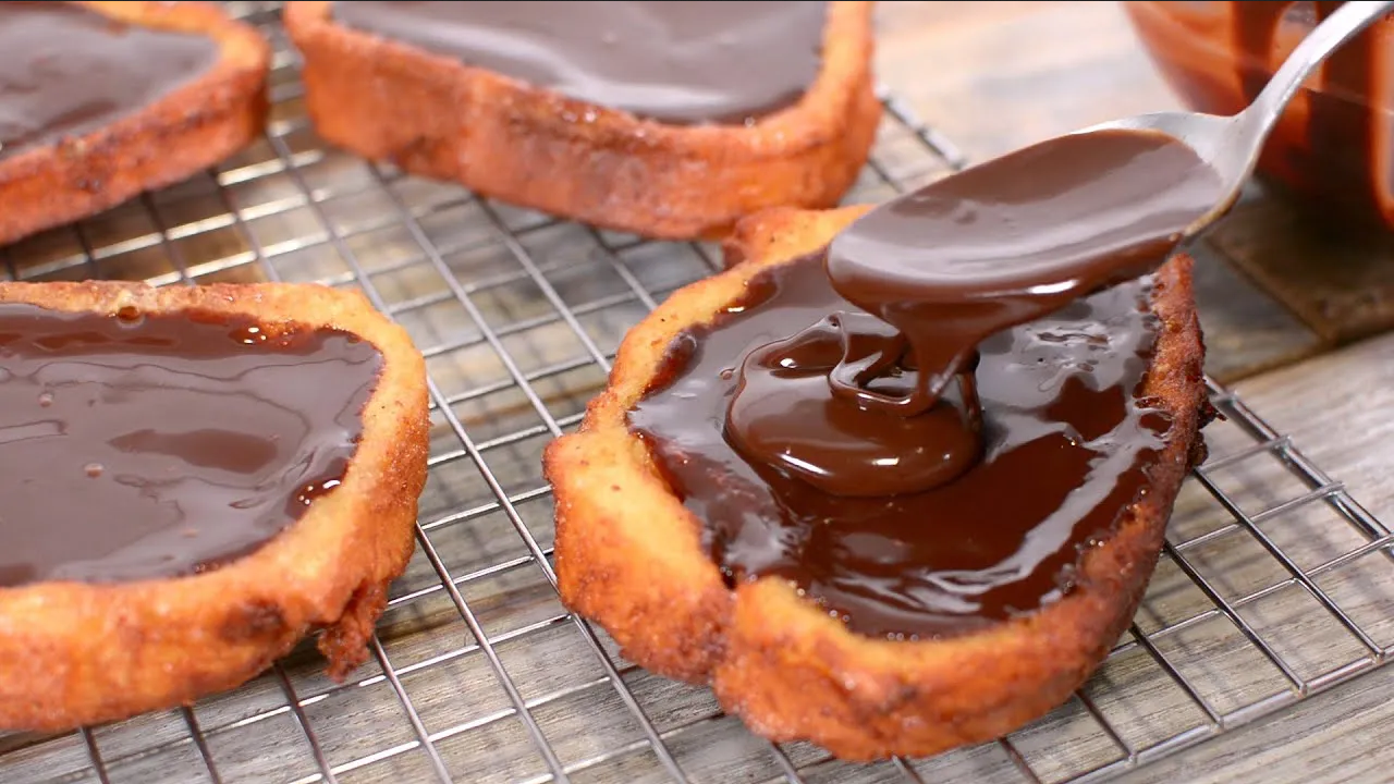 Prepara un delicioso postre, unas torrijas con chocolate con esta receta