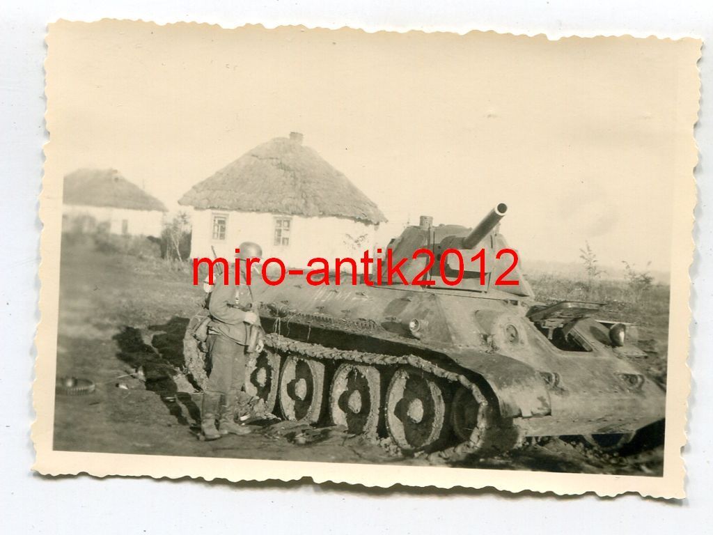 Foto, Wehrmacht, zerstörter Panzer, T-34, Nahauf