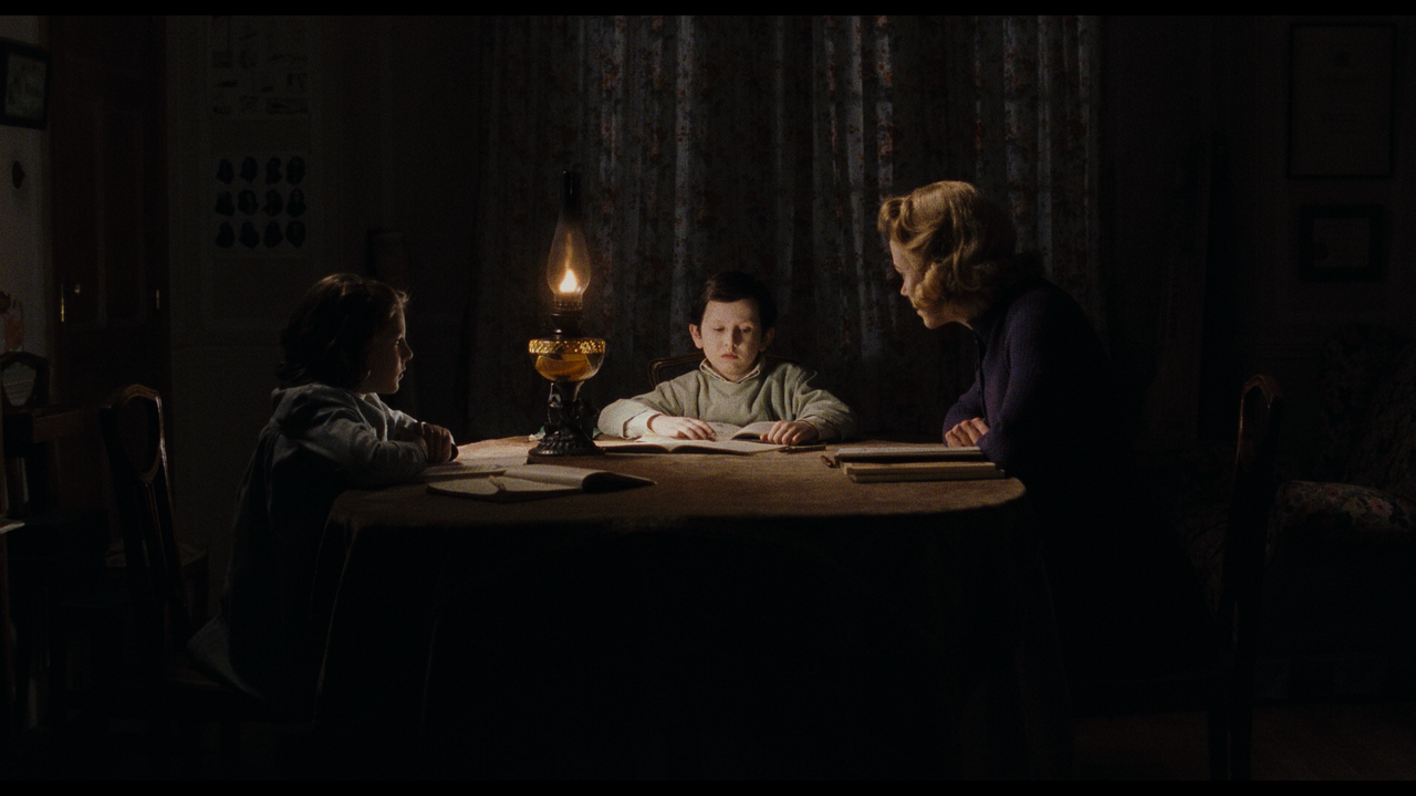 The.Others.2001.2160p.UHD.BDREMUX.SDR.HEVC.TrueHD.Atmos-Нечипорук.mkv_snapshot_00.16.49.793