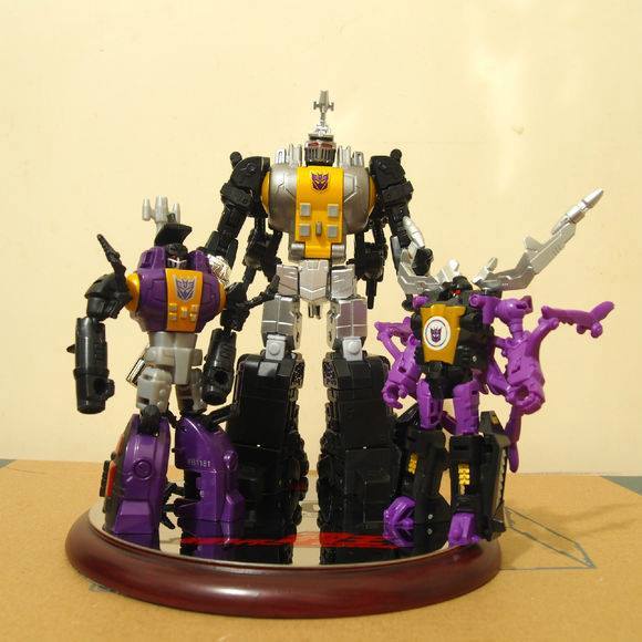 12039361_895918740494536_6165168981459703672_n