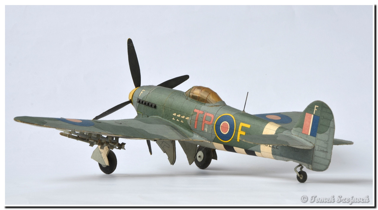 Hawker Typhoon-8