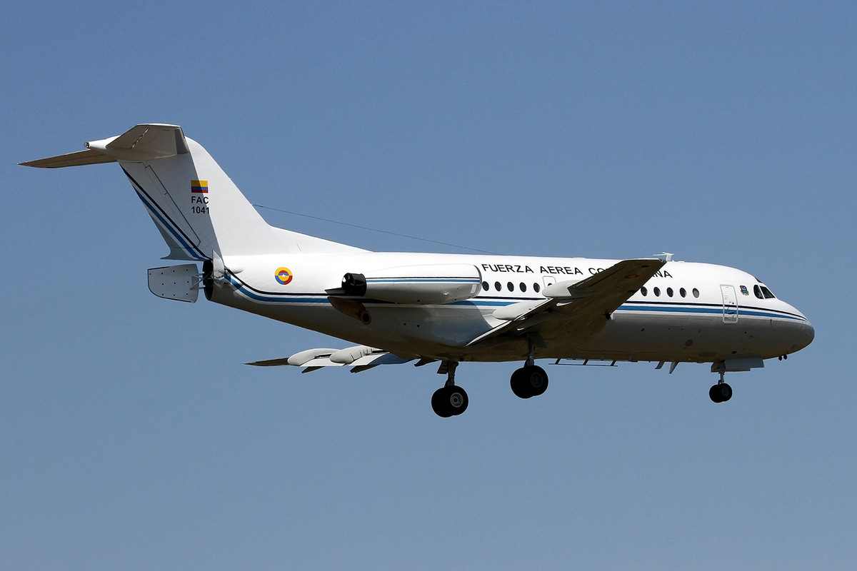 006_Fokker 28-3000C_FAC_FAC1041_ESCVE 821