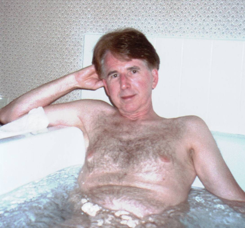 Nude in the bathtub 1a