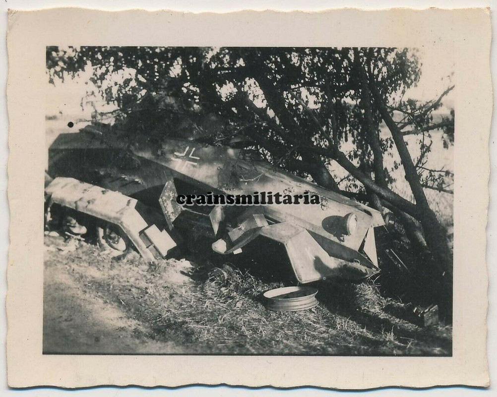 Orig. Foto Wrack Panzerspähwagen SdKfz Panzer 6-Rad in Belgien F