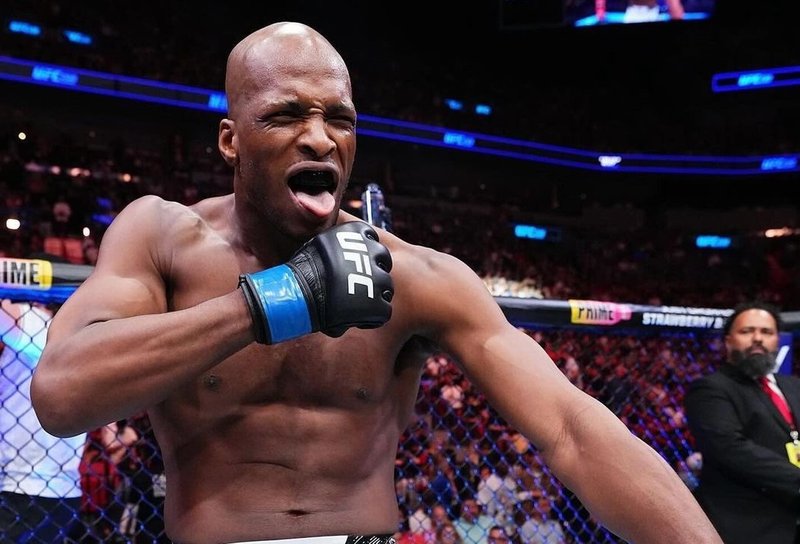 Биспинг иска битка между Майкъл Пейдж и Иън Гари