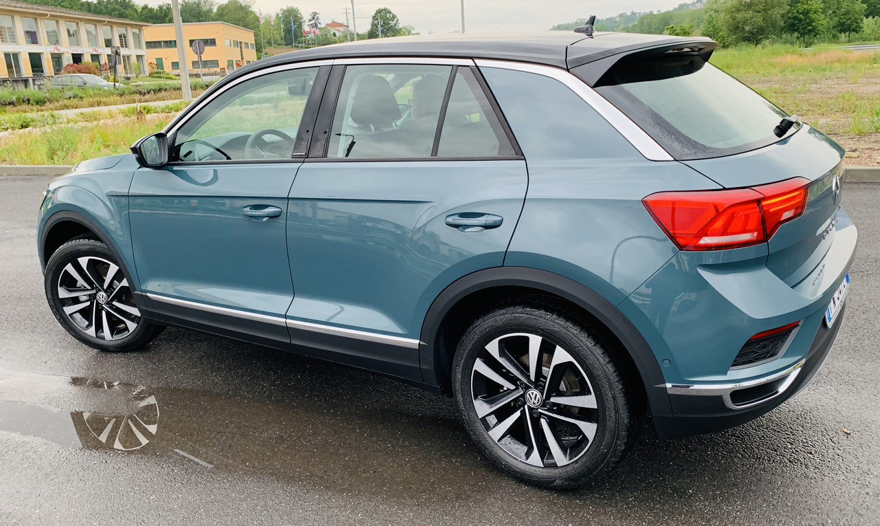 EF30CD3D-8366-4EB7-A4F3-812B6A0959BE