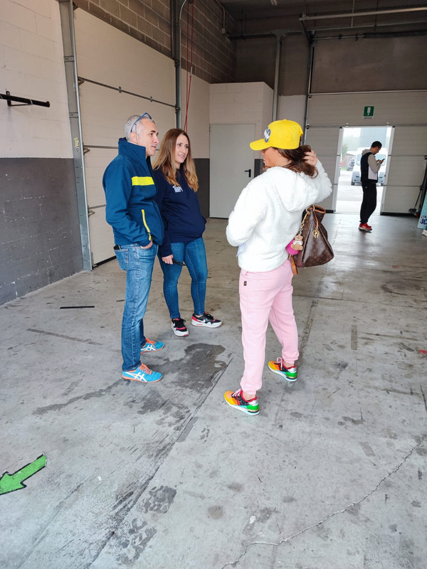 ECCAC37B-E29C-461F-AAA8-F8EE0996E246