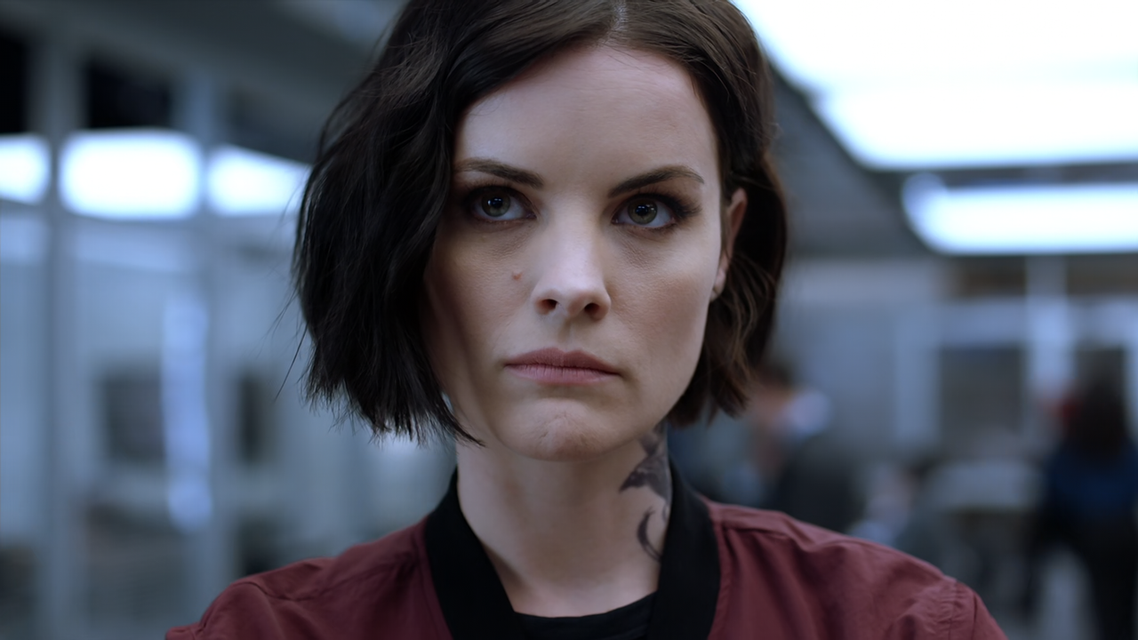 Blindspot.S04E05.Naughty.Monkey.Kicks.at.Tree.1080p.10bit.BluRay.AAC5.1.HEVC-Vyndros.mkv_snapshot_06
