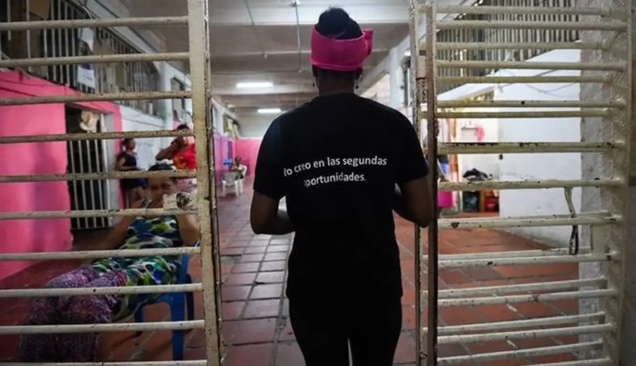 El presidente Petro propone 'renta ciudadana' para 5 mil mujeres presas, ¿es viable?