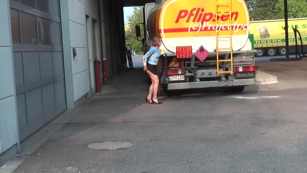 Girl pee at Shell gas station - British women Exhibitionism and the pissing in a public place - 27 (720p)