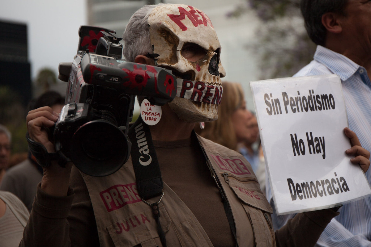 Presentan plan de protección a periodistas independientes; tendrán seguro médico