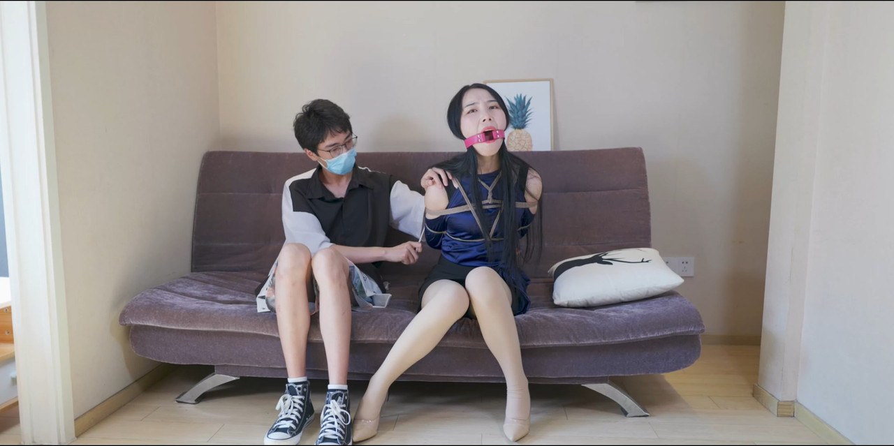 绳模枫玥 两种口球刺激口水.mp4_20210816_130611.995