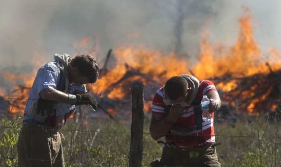 [Imagine: FOTO-17-000-de-pompieri-n-lupt-cu-incendiile.jpg]