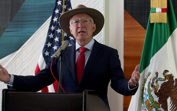 México tiene que hacer su parte en la frontera con EU, señala Ken Salazar