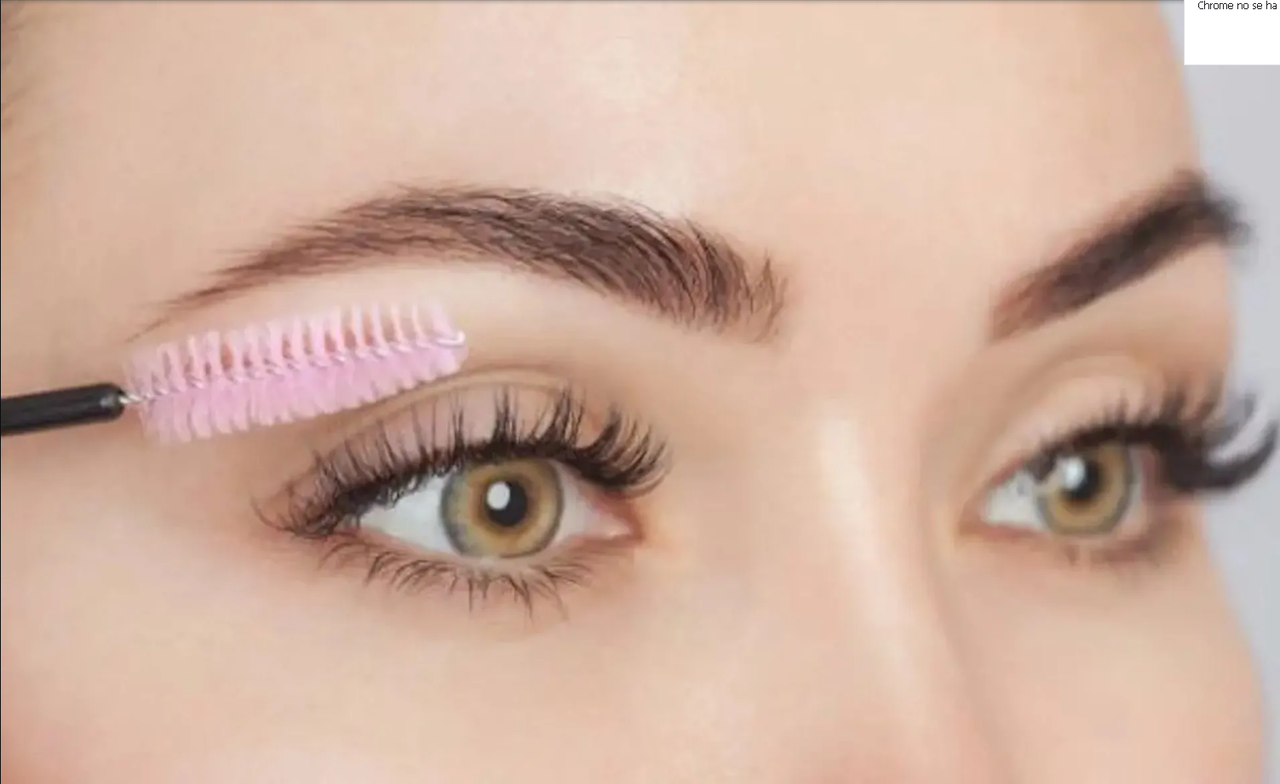 Cuida tus pestañas con el rimel transparente