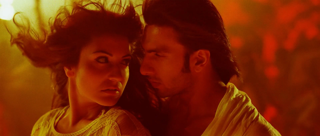 Anushka Sharma - Ladies Vs. Club Scene.mkv_20200818_202745.545