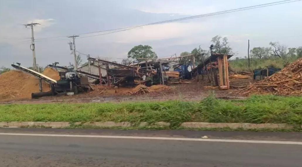 Serraria localizada na MS-395 também teve suas estruturas destruídas (Foto: Cenário MS)