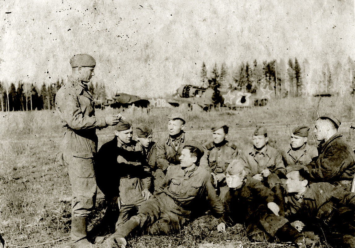 Lavochkin-La-5FN-2GvIAP-322IAD-White-08-and-23-with-GK-Zhernovoy-Ukrainan-front-23rd-Aug-1943-01