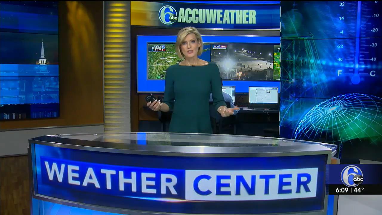 04 January - 23.00.00 - Eyewitness News at 6. Local news, sports