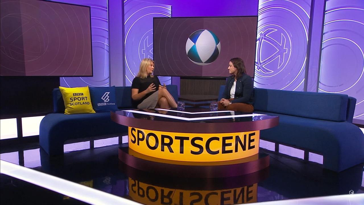 03.06 - 23.10.00 - Sportscene. Jane Lewis presents all the highlights....ts_snapshot_25.34.440