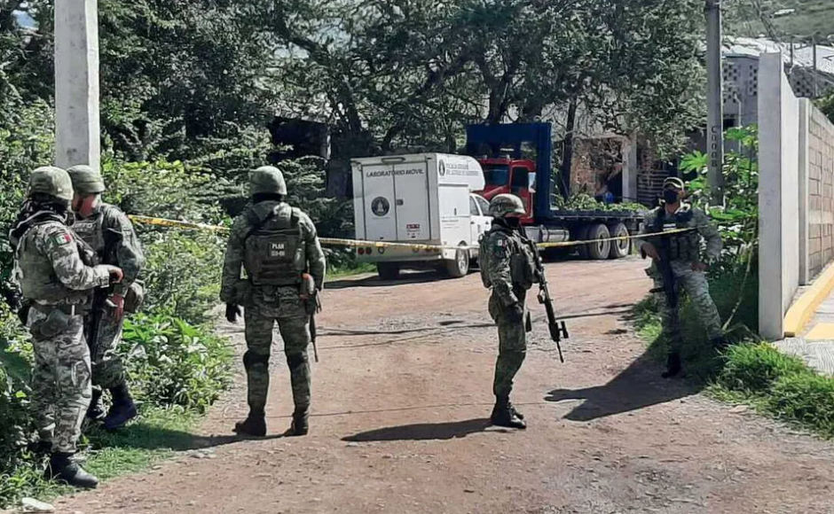 Investigan asesinato de seis personas en Petaquillas, Guerrero